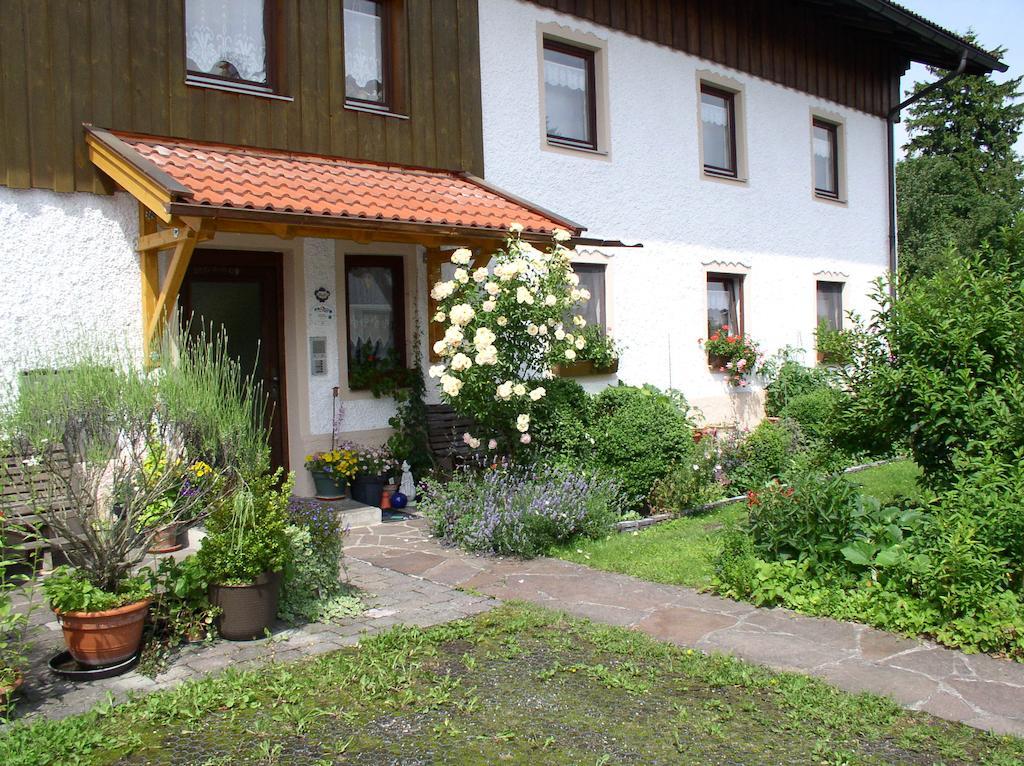 Gaestehaus Monalisa Hotel Grabenstätt Exterior photo